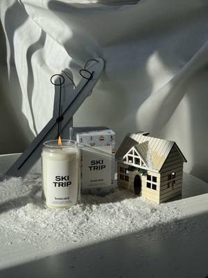 Smells like hitting the slopes without even leaving your home ⛷❄️ #homesickcandles #wintercandles #skitrip #cozyvibe