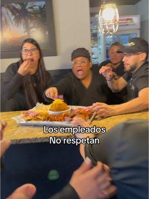 Los empleados no respetan😱 un saludito al equipo de Kissimmee que no pudieron esperar a que termináramos el video 🍀 Para los que preguntan que pasa con la comida que usamos para contenido.  Visita nuestras 4 localidades en Orlando y Kissimmee  📍3628 w vine street (Kissimmee) 📍2500 s Semoran Blvd (Orlando) 📍1301 Fl mall ave (Orlando) 📍5770 W Irlo Bronson Memorial (oldtown) #elcilantrillorestaurant #comidapuertorriqueña #comidaboricua #puertorico #chillofrito