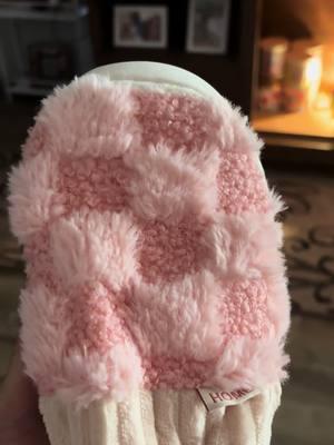 These bedroom slippers are so comfortable and cute and they come in all different colors #fypシ゚viral #foryoupage #foru #for #TikTokShop #tiktokmademebuyit #slippers #bedroomshoes 