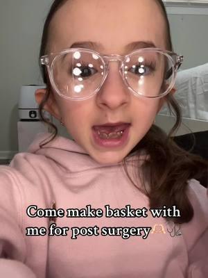 Come make basket with me for post surgery🫶🏻🩺 @Ludo Gardini #grwmsbyvitoria #fyp #viral #osteogenesisperfecta #osteogenesisawareness #surgery #postsurgery #gardini #gardinilaw 