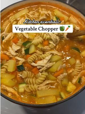 Mi sopa favorita de fideo con pollo!😍 Mas rápido no se puede 💨 #fyp #fypシ #parati #viral #vegetablechopper #chopper #kitchenessentials #kitchentools #kitchenmusthaves #cocina #cocinando #verduras #picadordeverduras #cook #cooking #chickensoup #chickennoodlesoup #cocinandoando #cocinaentiktok #TikTokShop #tiktokmademebuyit #Home #homeessentials #kitchenappliances 