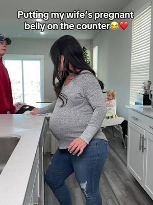 @Chenoavale Wait for it 😂😂 she is so huge. #pregnant #pregnancy #couplegoals 