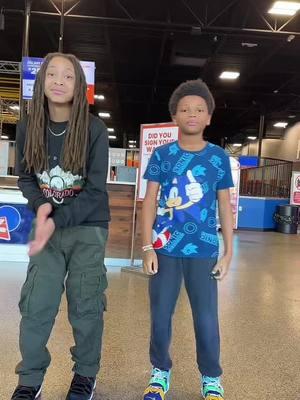 I never got to do this trend with my friend and it’s his birthday so we running it back… #foryou #fyp #sosmooth #boyswithlocs #josiahe #kidactor 