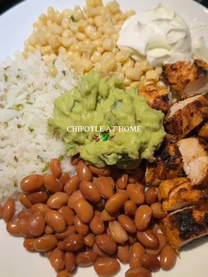 chipotle at home 🥙🫘 this was so good!!  recipe by @fitwsis 🫶🏼 #chiptolebowl #recipes #cookwithme #easyrecipesathome #chiptole #easydinnerideas #FoodTok #recetasfaciles #recetafacil #DinnerIdeas #foodieee #fypシ #foryourpage 