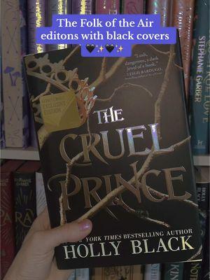 They’re so stunning together🖤✨ #thecruelprince #thefolkoftheair #hollyblack #specialedition #BookTok #prettybooks #barnesandnoble #dustjacket #judeandcardan #thewickedking #queenofnothing #jurdan #yabooktok #faeriebooks #faebooks #yafantasy #yafantasybooks 