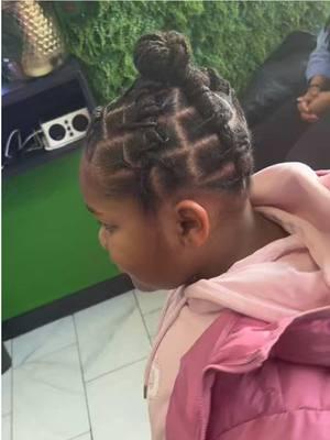 Yo go girl! I love the pink on her 💕 too cute Bring you daughter or son to the shop and lets do some hair!  🔒Loc your appointment in now🔓(in bio) 💻 Visit our website for products at "juslocsorganics.com" ✅Starter Locs ✅Extensions ✅Haircare ✅Deep Wash ✅Styles ✅Retwists ✅Double Twists ✅Dye #Locs #dreadlocks #Dreads #loctitian #haircare #nyclocs #hairproducts #rasta #Dreadhead #starterlocs #invisiblelocs #hairextensions #organichairproducts #brooklynloctitian #brooklyn #locextensions #loctransformation #locstyles #locstyleforwoman  #locjourney #makeover