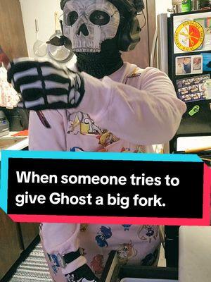 Don't you dare give me a big fork 😒 #callofduty #ghostcosplay #rickandmorty #cod #fyp #pinkghost #sailormoon 