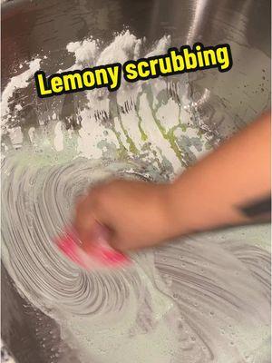 Rare lemon scrub #CleanTok #cleaningchristian #fyp #foryou #foryoupage #asmr #spongesqueezing #spongetok #sinkclean #therapy #viral #satisfyingvideo #oddlysatisfying #scrubbing #scrubbingasmr 