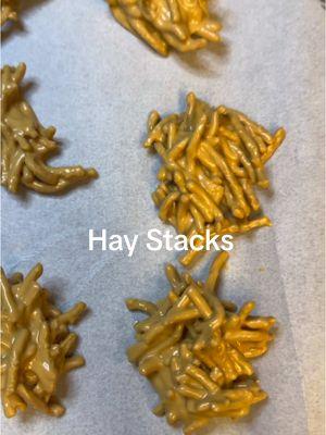 I love some hay stacks. I havent had them in a min! #haystacks #hay #stack #snacks #sweettreat #sweettreats #butterscotch #noodles 