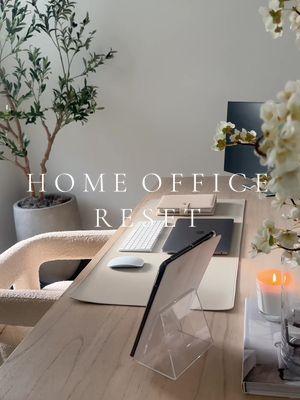 Office refresh to end the week 🖇️🫧 #officerefresh #reset #asmr #asmrsounds #cleanwithme #cleaning #cleaningtiktok #asmrtiktoks #homeoffice #wfh #wfhlife 