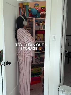 Who keeps buying all this sh*t? ME. It’s…me At least I periodically clean it out to make space for new stuff though. A win is a win #playroom #motherhood #momlife #momtips #playroomideas #orginization #cleanwithme #relatablemom #toddlertoys #toddlermom #sahm