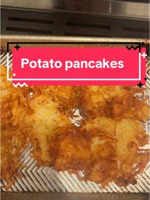 ✨Potato pancakes! My family loves when I make these🥔 #potato #potatopancake #sidedish #potatorecipe #homecooked #howtocook #EasyRecipe #cooking #comfortfood #letscook #kidapproved #familymeals 