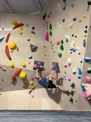 Bouldering #boulderinggym #boulderinglife #2025 #ETSU 