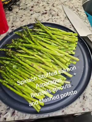 #marryme #marrymesalmon #stuffedsalmon #mashedpotatoes #asparagus #brusselssprouts #bigenergy #foodtiktok #Foodie #blackstone #fyp #wifeymaterial #blackstonegriddlecooking #blackstonegriddle @Blackstone Griddles @BlackstoneBetty 