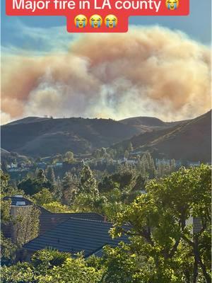 Ready to go just in case. #palisadesfire #kennethfire #fire #edenfire #losangelesfire #lafire #hollywoodfire #apocalypse #emsgirl 