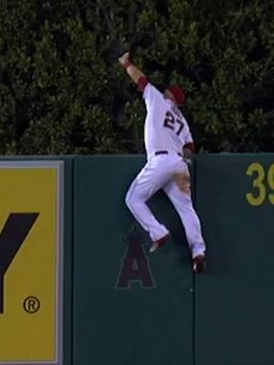 When Mike Trout almost pulled off the greatest "carry job" in MLB History👀 #MLB #mlbtiktok #baseball #baseballtiktok #sports #sportstiktok #miketrout #homer #mlboffseason #mlbnews #losangelesangels