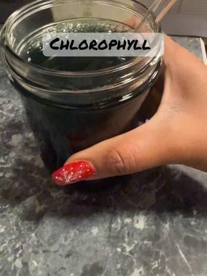 Chlorophyll club here.#chlorophyll #chlorophyllbenefits #detoxifying #naturessunshine #naturessunshineproducts #detoxifyingstick#deodorize #dailydetox 