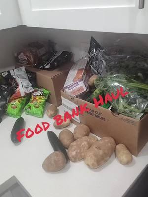 #stmarysfoodbank #singlemom #dayinmylifevlog #foodbankstuff #foodhaul #foodbanks #food #phoenix 