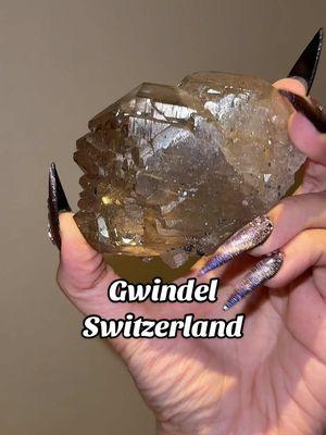 These are hands selected Gwindels from Switzerland or sometimes known as twisted Quartz. These are the rarest Quartz formation coming from high altitudes in the Swiss Alps straight to your Crystal collection 🎉  thanks to an amazing friend of mine I got the hook up while I was over in Europe. I was able to score some of the nicest Gwindels straight from the source. Allowing me to have some really amazing prices 😉 these will be released on my live sale this Friday at 5 PM PST. #f#fypc#collectorpieceg#gwindelh#highgradeg#gemshowfindsh#highendg#gemsandmineralsg#gwindelquartz