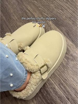 the most adorable fluffy platform slippers I have ever seen! These slippers are perfect for the winter time and they keep my feet so warm and cozy 🧸✨ #slippers #platformslippers #winterslippers #cozyslippers #fluffyslippers #slippershoes #shoes #favoriteslippers #favoriteshoes #cuteshoes #newyearnewaura #winterfashion #winterslippers #tiktokshopfinds #tiktokshopmademebuyit #TikTokShop #fashionlookbook #tiktokshopping #fashion #OOTD   Platform slippers Fluffy slippers Warm slippers Suede slippers 