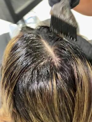 Root Blending🤎 #yeseniasalon #yeseniasalonandspa #fyp #edinburgsalon #mcallensalon #hairtransformation #transformaciondecabello 