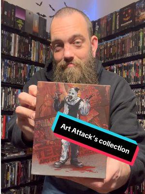 We’re showing off our incredible Art Attacks collection from @Umbrella Entertainment .  . This is a incredible box set and I was excited to make this video for you all and show it off.  . This contains all 4 films including All Hallows Eve all in 4k. It also comes with 10 art cards, which I couldn’t show them all due to the graphic images. It also comes with a sticker sheet. I bought the big set which also came with a VHS and 🎄 glasses.  . What is everyone favorite Terrifier film? 🍿🎬🎞️🎥 . #terrifier2 #terrifier #terrifier3 #horror #gore #horrormovies 