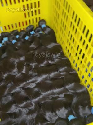 Only sale 100% human hair factory direct. Ship all over the world. Contact me in bio get factory wholesale price #royalswig #humanhair #rawhair #hairfactory #hairbusinessowner #hairvendor #hairwholesale #hairsuppliers 