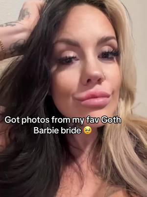 #greenscreen #greenscreenvideo #gothbride #altbride #inthismoment #fyp #foryoupage #bride #bridalmakeup #bridalhair #bridesmaids #womenwithtattoos @ashnikki 