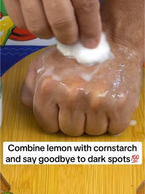 Combine lemon with cornstarch and say goodbye to dark spots💯 #naturalremedy #homemade #healthy #remedy #skin #blackspot #Recipe 