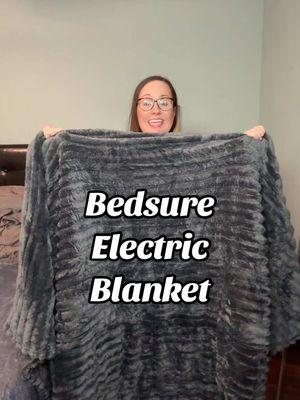 These electric heated blankets are so soft and so warm! They are just about sold out! Grab one while you still can! @Bedsure #electricblanket #heatedblanket #blanket #warmblanket #wintermusthaves #bedsure #bedsurehome #tiktokshopfinds 