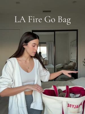 Be prepared and stay prepared for evacuation! We’re so lucky we haven’t had to leave, unlike so many in LA. Stay tuned for a post on resources to help victims & first responders 🤍 #gobag #losanges #lafire 