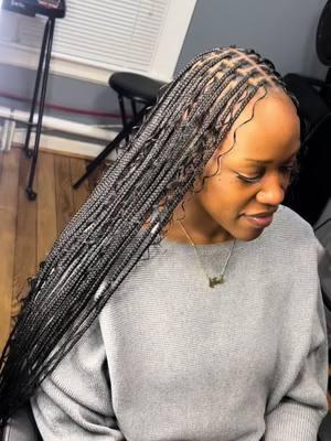 Small medium knotless!!!! 💜 #fyp #greensborobraider #knotlessbraids 