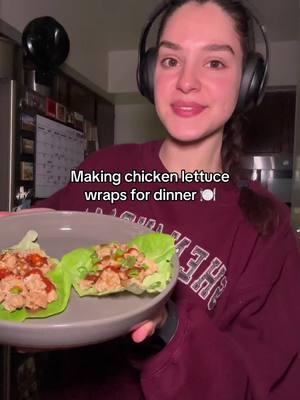 Quick and easy dinner idea that heats up delicious the next day! 🥬✨ #EasyRecipe #EasyRecipes #chickenlettucewraps #easyrecipesathome #fyp #CapCut 