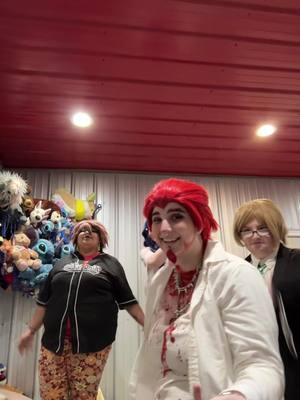 Found this blooper from when my friends were here AND WHY IS LEXI TRYING TO CHIHIRO ME AHAHAHA  Makoto: @🇵🇸🍉💖🌈Binx🌈💖🍉🇵🇸  Sayaka: @🍉 Hydrate or diedrate 🥤  Byakuya: @Lexi  #danganronpa #triggerhappyhavoc #danganronpacosplay #leonkuwata #byakuyatogami #makotonaegi #sayakamaizono 