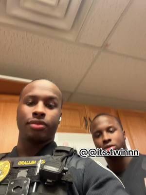 @@its.twinnn #blackcopsoftiktok #twincops #fyp 