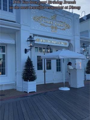 ✨ It’s literally so pretty! ✨ #disney #cakebakeshop #disneyworld #boardwalkdisney #birthday #disneybirthday #wdw #disneydining 