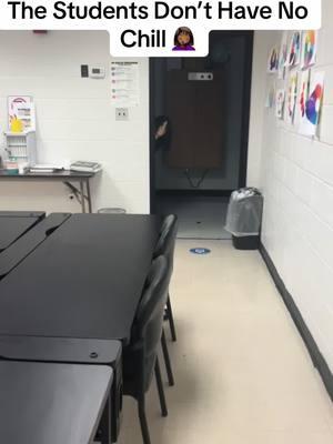 When You Think You’re Alone #somebodyswatchingme #fy #shenaningans #studentsoftiktok #teachersoftiktok #nochill #afterschool #cosmetology #babering #cosmetologylife #baberlife #pranks #jokes