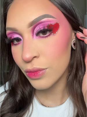 Valentines Day Glam #2  @COVERGIRL  @Jeffree Star Cosmetics  @Beauty Creations Cosmetics  @NYX Professional Makeup  @JELLIWINK COSMETICS  #makeup #maquillaje #grwm #ValentinesDay #valentinesdaymakeup #valentinesdayglam #valentines 