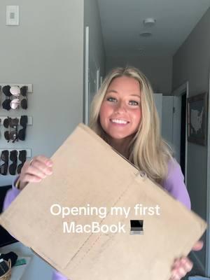 Seriously soooo excited to finally get a macbook 🥹@apple #apple #macbook #laptop #macbookair #package #openpackageswithme 