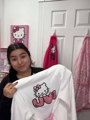 This one’s cute 🩷 #hellokitty #hellokittycheck #hellokittyrobe #ValentinesDay #hellokittyvalentinesday #hellokittylover #hellokittybathroom #pinkbathroom 