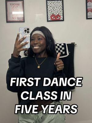 i've been saying for the past (almost year??) how much i wanted to get back into taking dance classes and ya girl finally did it!! was a bit rusty but im so proud of myself 🥹 & big shouts to @sofi_floraaa !! found her from my fyp and her classes are just as fun IRL!!! 😤 👏🏿 ••• #LivingInNYC #NYC #DanceClass #DancingInNYC #HipHopClass #RipleyGrierStudios 