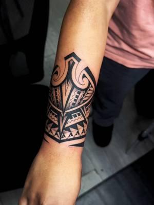 @nancyonthetrackkk🧨  tribal Taulima . #taulima #tribalsleevetattoo #samoa #malu #samoatiktokers🇦🇸🇼🇸 #samoatribal #fypシ゚viral #pnw #poly #fob #finemarkings #tatausamoa #femaletattoo 