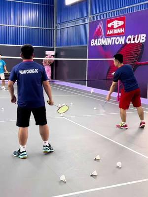 Ban nhạc bức tường #caulong #badminton 