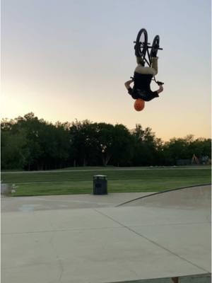 Backflip to bar spin #fyp #bmx #bike #extremesports #viral #athlete #flip 