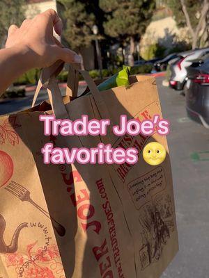 I forgot to mention the giant baked beans in tomato sauce 🥲 let me know what your favorite is? 🌝💓#traderjoes #traderjoeshaul #favorites #shopwithme #groceryshopping #groceryshopwithme #traderjoesmusthaves #traderjoeslist 