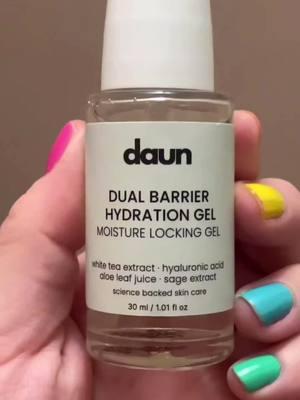 #ad #sponsored . . . Thanks @daun skin for gifting me your dual barrier hydration gel. It just so happens I needed some extra moisture and hydration on my forehead today and this did the trick for a glowing finish. I love how rich in texture it is but does not leave residue. I also love  the unique benefits of multi-molecular weight Hyaluronic Acid, Sodium PCA, and botanical extracts. With that said, these powerhouse ingredients help lock in moisture and protect the skin barrier. You will get that clarity in your complexion you desire. Thanks again for gifting me. . . . Get yours at daunskin.com . . . . PR/Gifted. . . X O . . #gifted  #facecareproducts #ellasolves #ellaafterdark #justagirlwhosolves  #skincareisessential #reelscute #reelstrend #reelsexplore #explorepageready #explorepage #beautybloggers #reelsviral #skincarequeens #skincareisimportant #skincareishealthcare #skincaregirls #clearskin #goodskin  #GlassSkin #DewySkin #SimpleSkincare #naturalbeauty #SkincareRoutine #naturalskincare #sciencebackedskincare