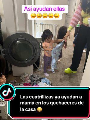 Las cuatrillizas ya ayudan en la casa 😂 #momproblems #proudmom #mom #washing #clothes #helping #ayudando #mama #niñas #quads #quadsquad #quadruplets 