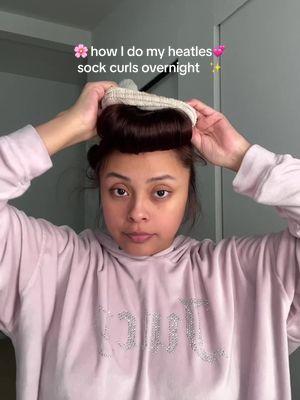 Attempted to do my heatless curls with no intteruption but my man is watching the tv and my girls are taking a bath but fighting 😭🫠  #fyppppppppppppppppppppppp #MomsofTikTok #heatlesscurls #heatlesssockcurls #overnightcurls #hairtok #fypシ #parati #curlstutorial #heatlesscurlstutorial #hairtutorial #momoftwogirls #girlythings #momlife 