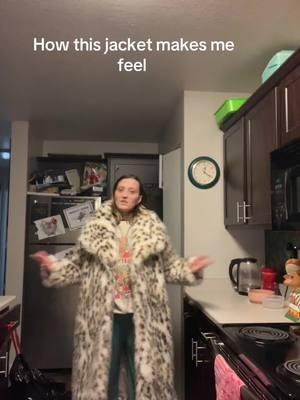 I feel like luxury #furcoat #longfurcoat #newyearnewaura #coat 