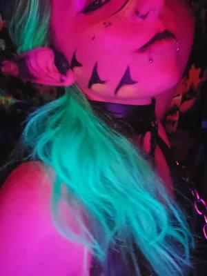 Stay feral! #fyp #viralvideo #cosplay #occosplay #Viper #demon #succubus #elf #blacklight #uvlight #uvmakeup #glow #glowqueen #chaossquad🍣🔥 #sushi_n3k0🍣 #sushi_n3k0 